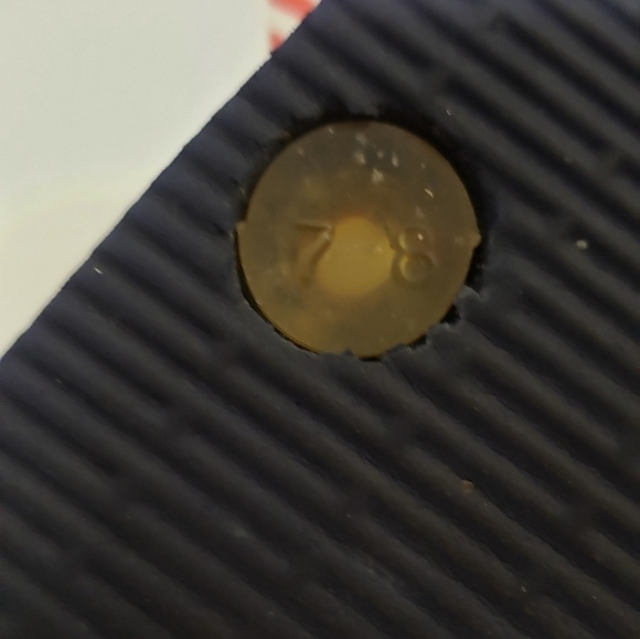 Vera Bradley "Sun Valley" Flip Flops - Picture 6 of 8